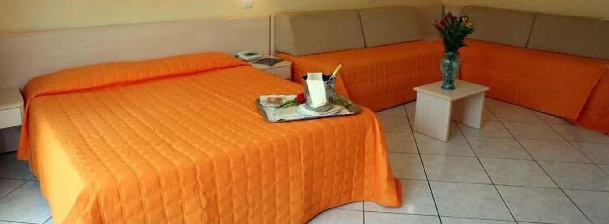 King'S House Hotel Resort Mascali Extérieur photo