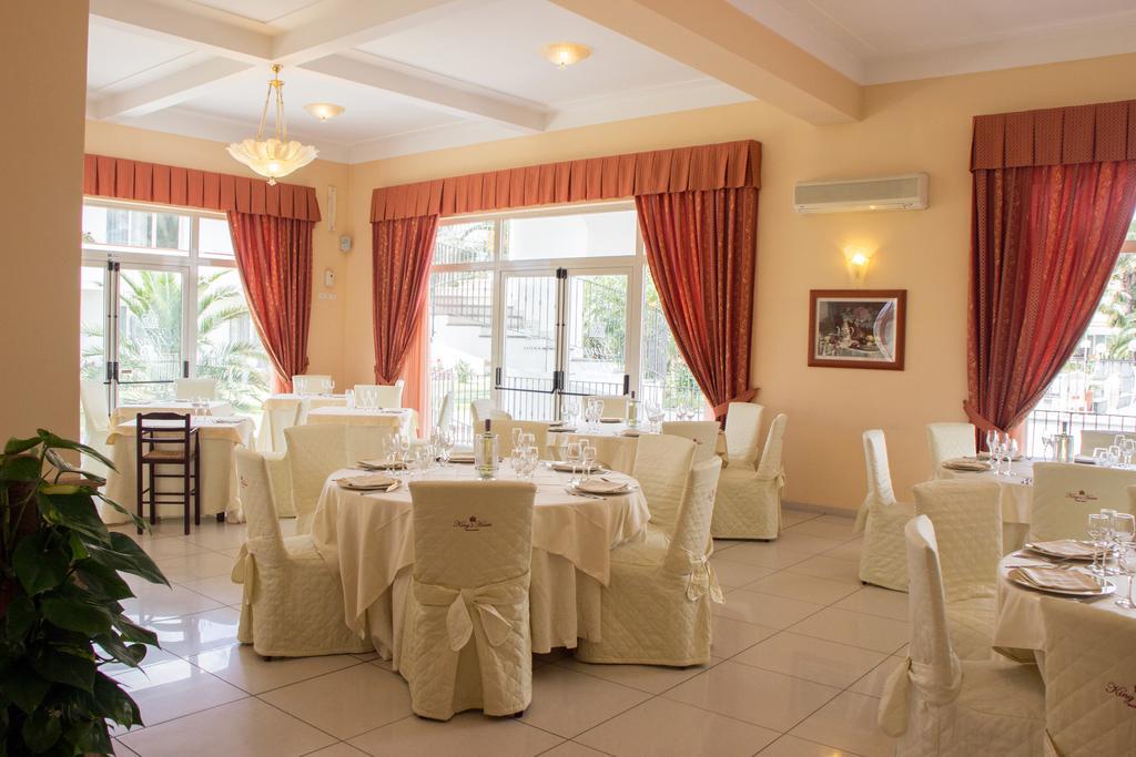 King'S House Hotel Resort Mascali Extérieur photo
