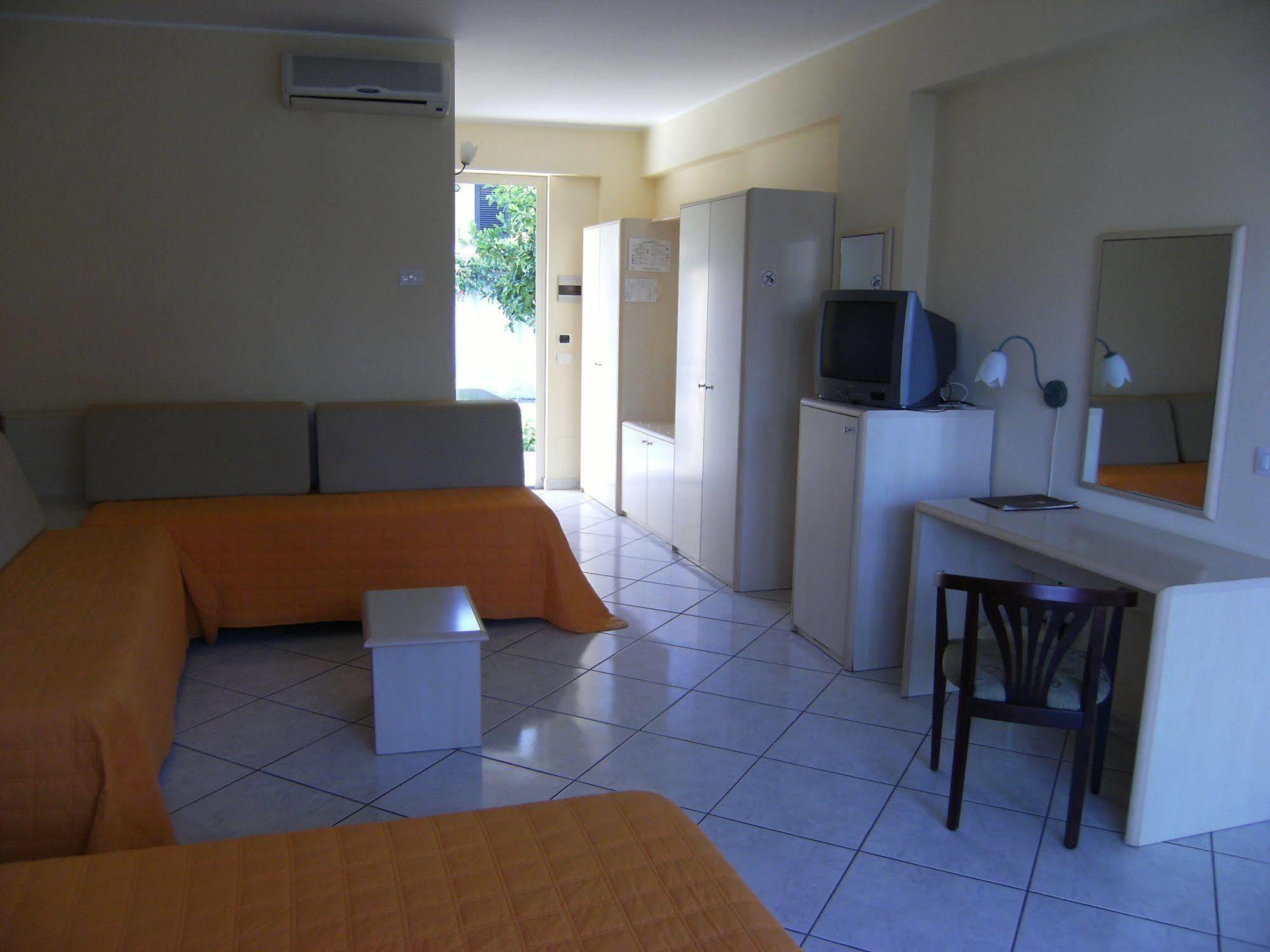 King'S House Hotel Resort Mascali Extérieur photo