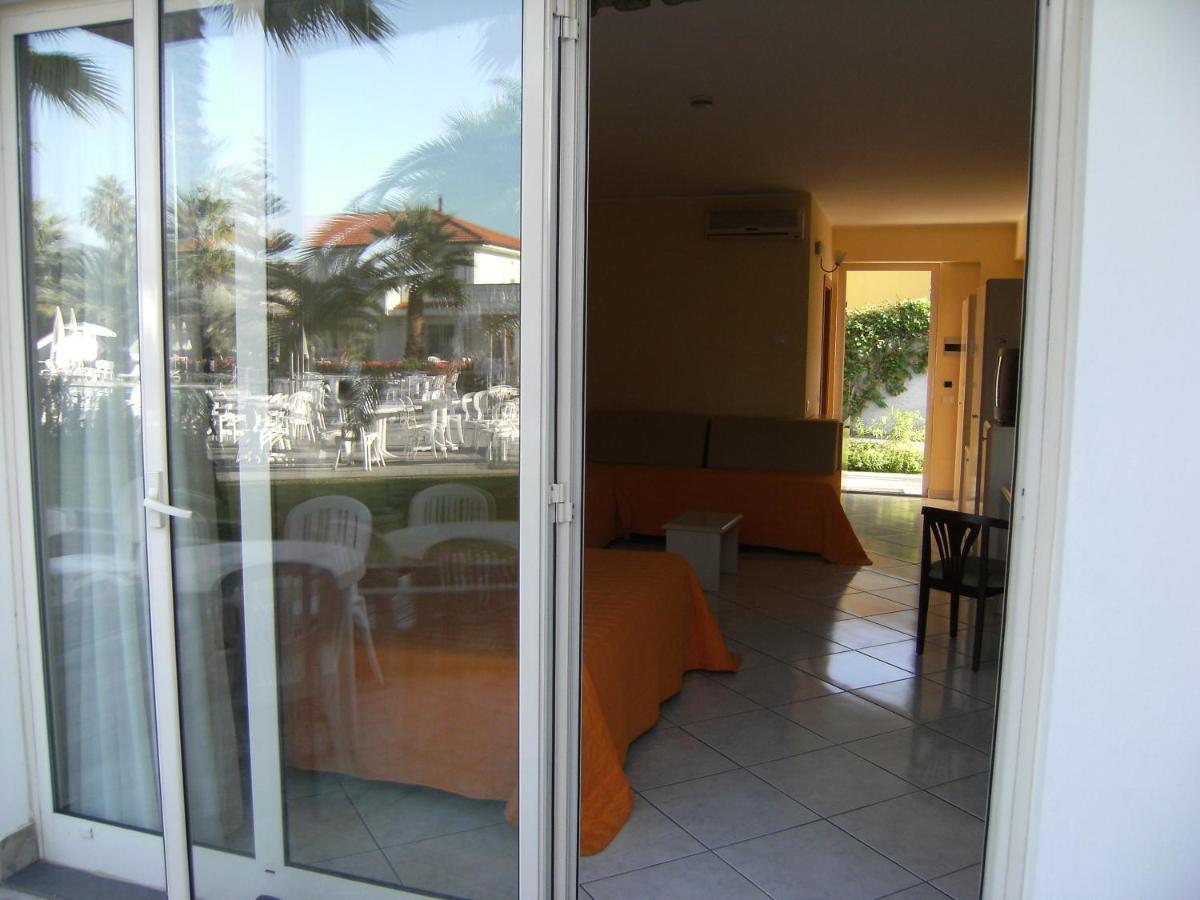 King'S House Hotel Resort Mascali Extérieur photo